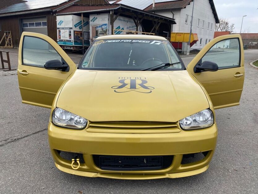 VW Golf 240.000 km 2.499 € Barbing 93092