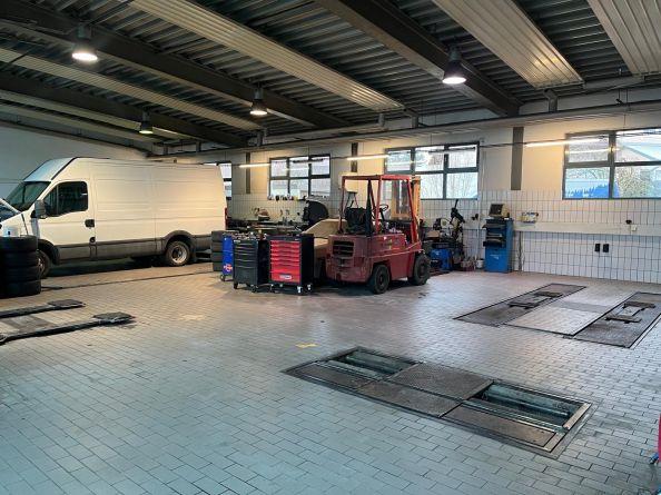 VH3908 Repräsentative, beheizbare Halle mit Ladenbüro bei Abensberg zimmer