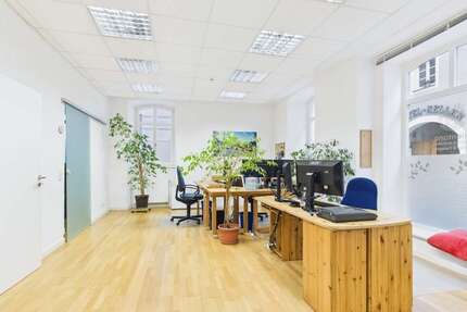 Büro in Regensburg 1.417,50 € 105.03 m² zimmer