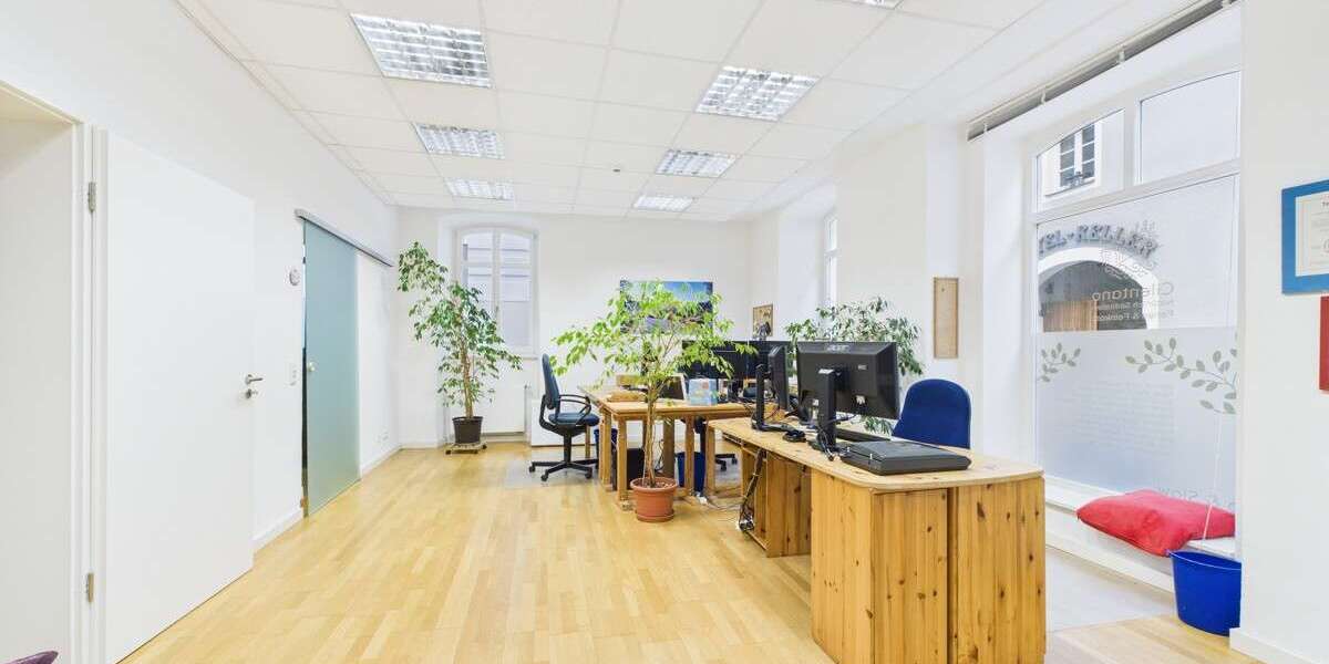 Büro in Regensburg 1.417,50 € 105.03 m² zimmer