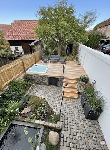 Vermiete schönes Haus mit Garten für große Handwerker Familie 10 zimmer