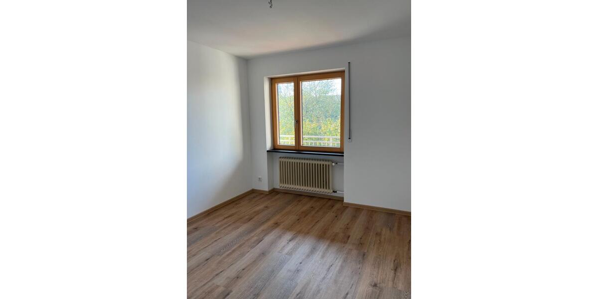 Erdgeschoßwohnung Lappersdorf - 3.5 Zimmer, 100 m&sup2;, 1.170&euro; | Angebot:27586433