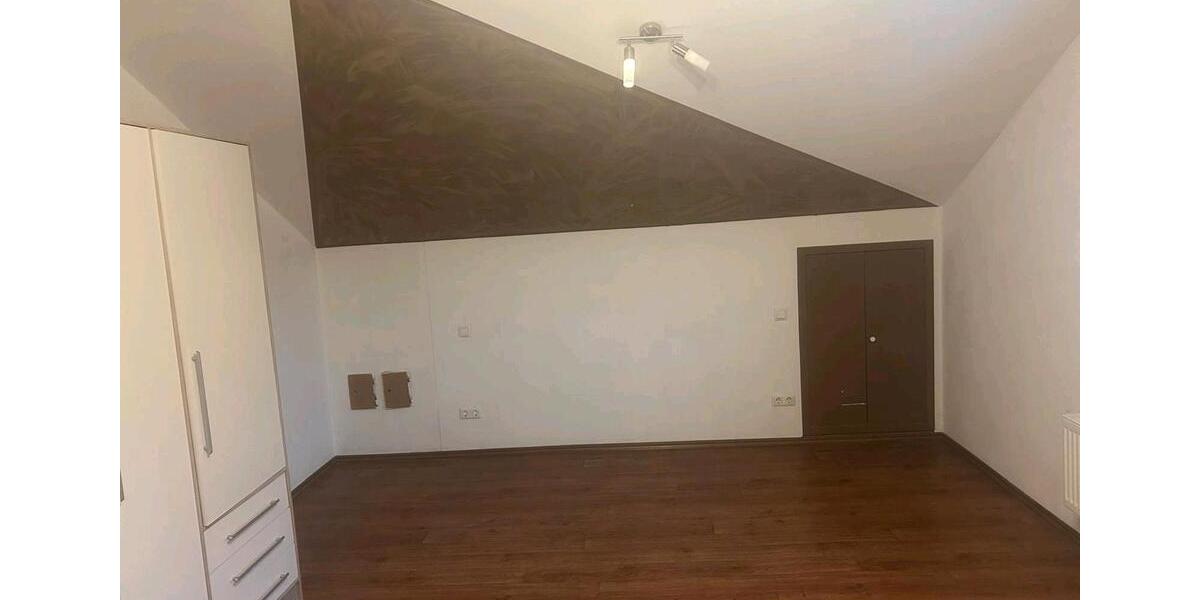 Dachgeschoßwohnung Teublitz - 3 Zimmer, 95 m&sup2;, 750&euro; | Angebot:26614943