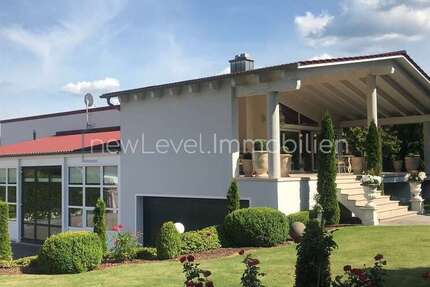 Haus zum Kaufen in Maxhütte-Haidhof 1.189.000 € 230 m² 9 zimmer