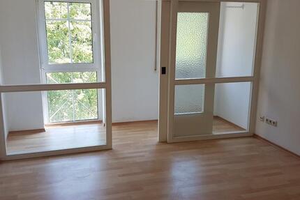 Wohnung Nittendorf - 1 Zimmer, 32 m&sup2;, 395&euro; | Angebot:27605128