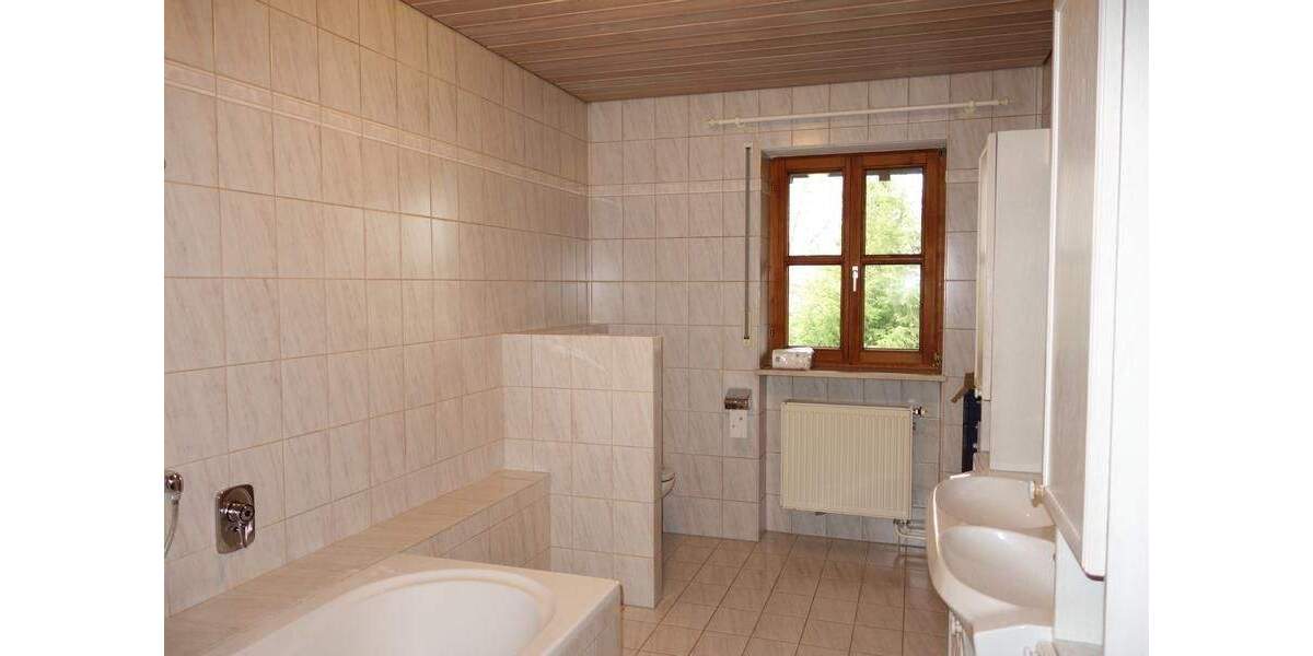 Doppelhaushälfte Laberweinting - 4 Zimmer, 163 m&sup2;, 1.000&euro; | Angebot:25731125