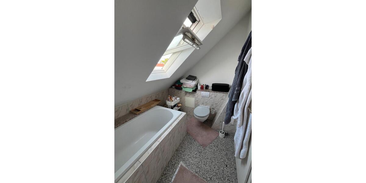 Dachgeschoßwohnung Regensburg Ganghofersiedlung - 2 Zimmer, 30 m&sup2;, 500&euro; | Angebot:26422216