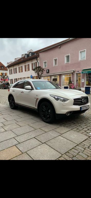 QX70