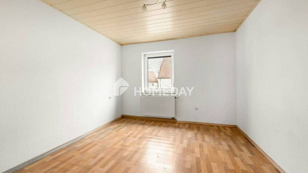 Bezugsfreie 3-Zimmer-Wohnung mit EBK und Stellplatz im Herzen von Saal a. d. Donau