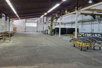 Halle in Regenstauf 5.700 € 950 m² zimmer