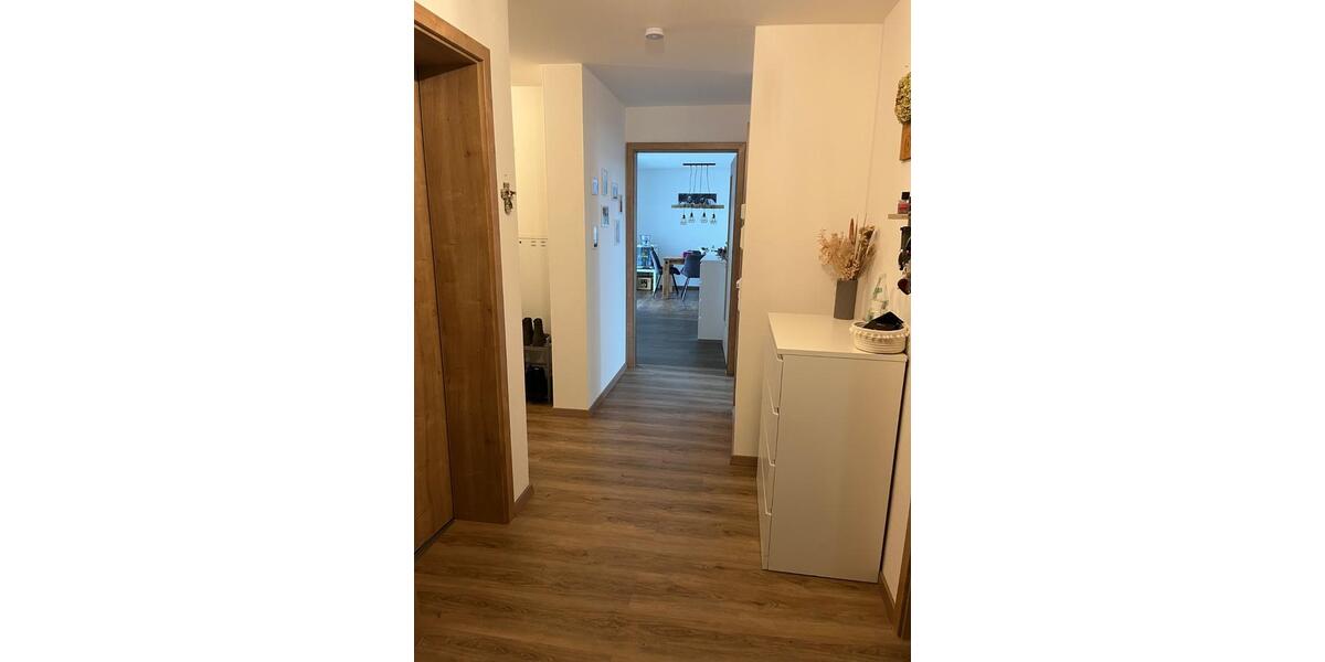 Helle 3,5-Zimmer Dachgeschosswohnung in Sünching mit Dachterrasse 3.5 zimmer