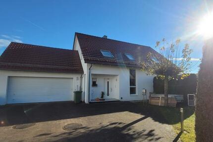 Gepflegtes Einfamilienhaus mit Garten & Doppelgarage zu vermieten zimmer