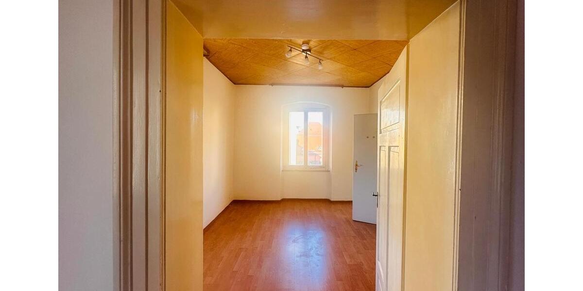 Schöne Altbauwohnung zwischen Bahnhof und Uni in Regensburg 2 zimmer