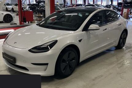 Tesla Model 3 37.294 km 26.600 &euro; Obertraubling 93083