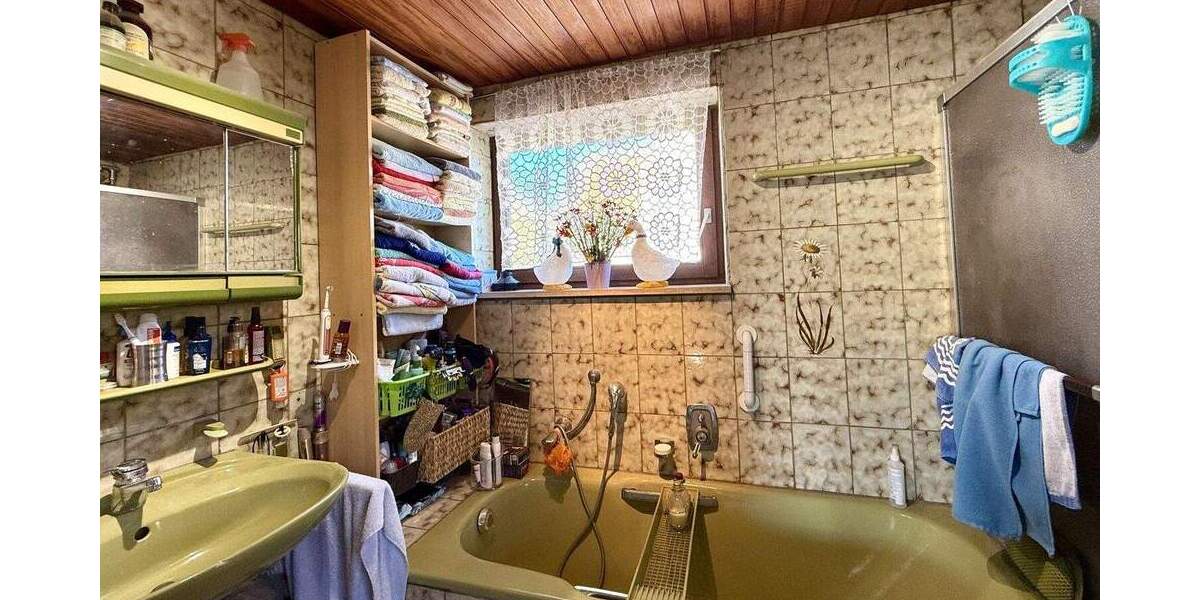 Einfamilienhaus Regensburg Oberisling-Graß - 9 Zimmer, 180 m&sup2;, 545.000&euro; | Angebot:25697116