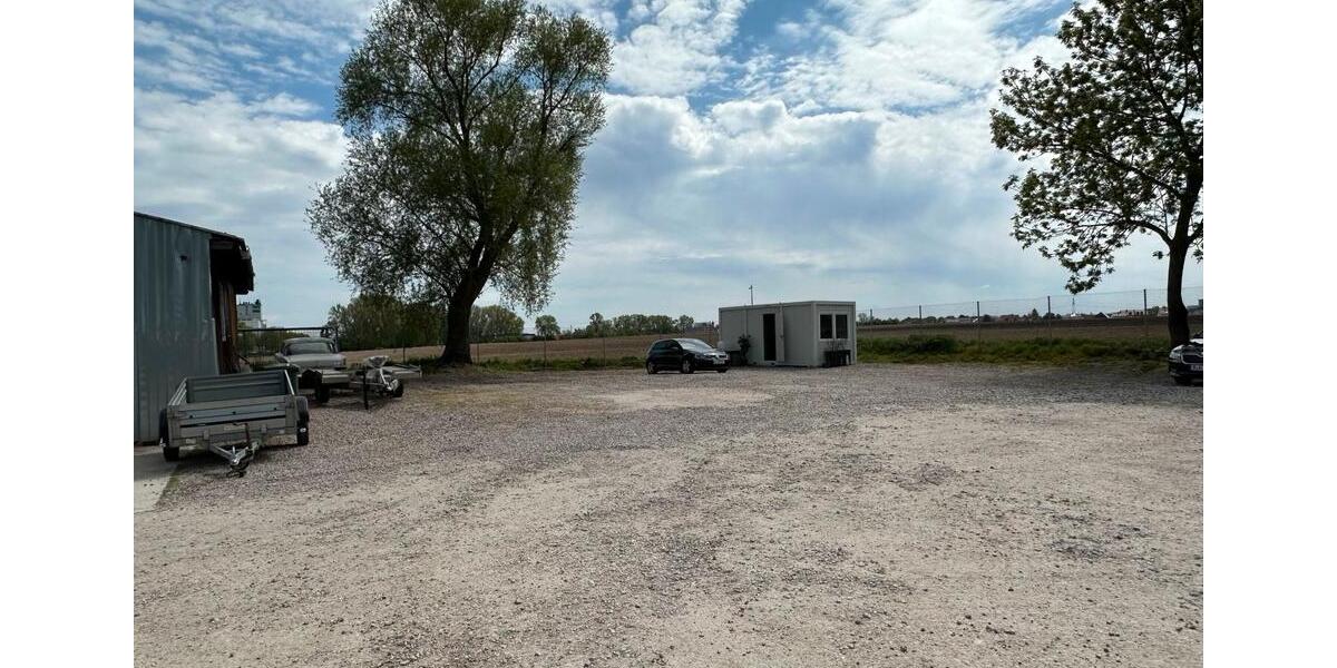 Gewerbefläche mit Büroeinheit und Außenstellplätzen zu vermieten zimmer