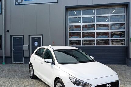 Hyundai i30 81.405 km 11.600 &euro; Brennberg 93179