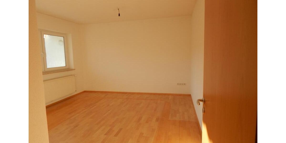 Einfamilienhaus Wald - 6 Zimmer, 180 m&sup2;, 1.500&euro; | Angebot:24752725