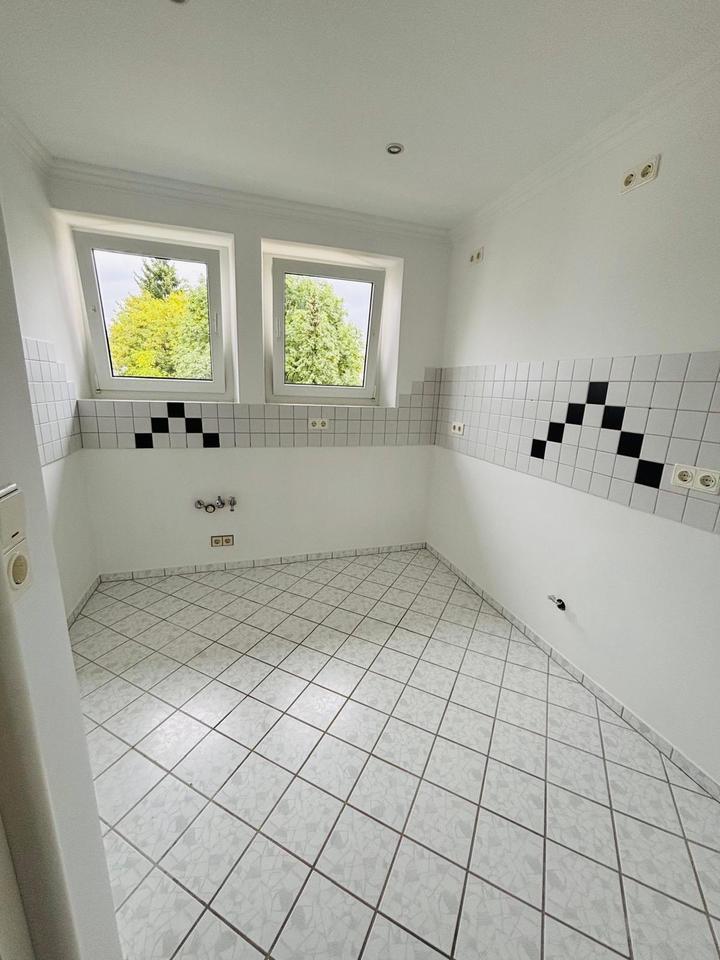 Erstbezug nach Renovierung - helle 2 Zimmer Wohnung mit Balkon