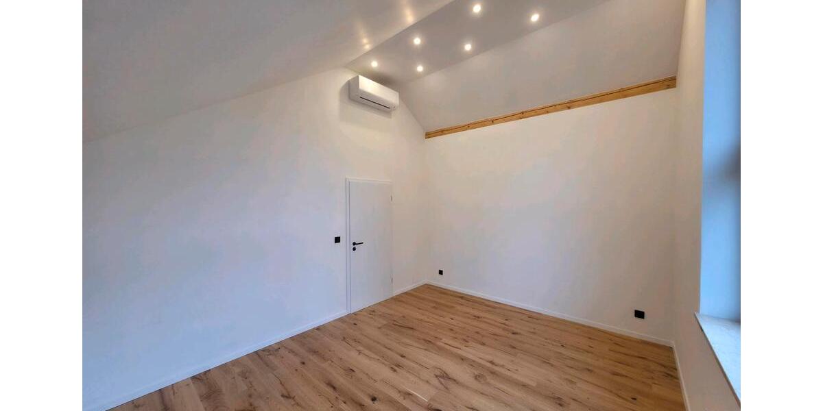 Dachgeschoßwohnung Regensburg Konradsiedlung - 2 Zimmer, 70 m&sup2;, 379.000&euro; | Angebot:25266612