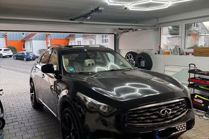 INFINITI FX 215.000 km 9.090 &euro; Regensburg 93047