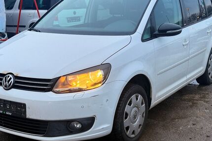 VW Touran 239.000 km 3.399 &euro; Obertraubling 93083