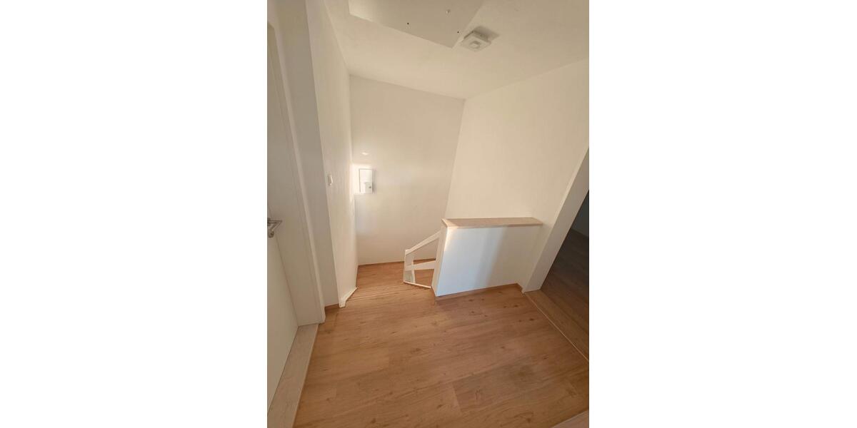 Etagenwohnung Kelheim - 4 Zimmer, 100 m&sup2;, 1.200&euro; | Angebot:27609842