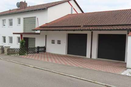 Haus zum Kaufen in Mallersdorf-Pfaffenberg 554.000 € 232 m² 9 zimmer