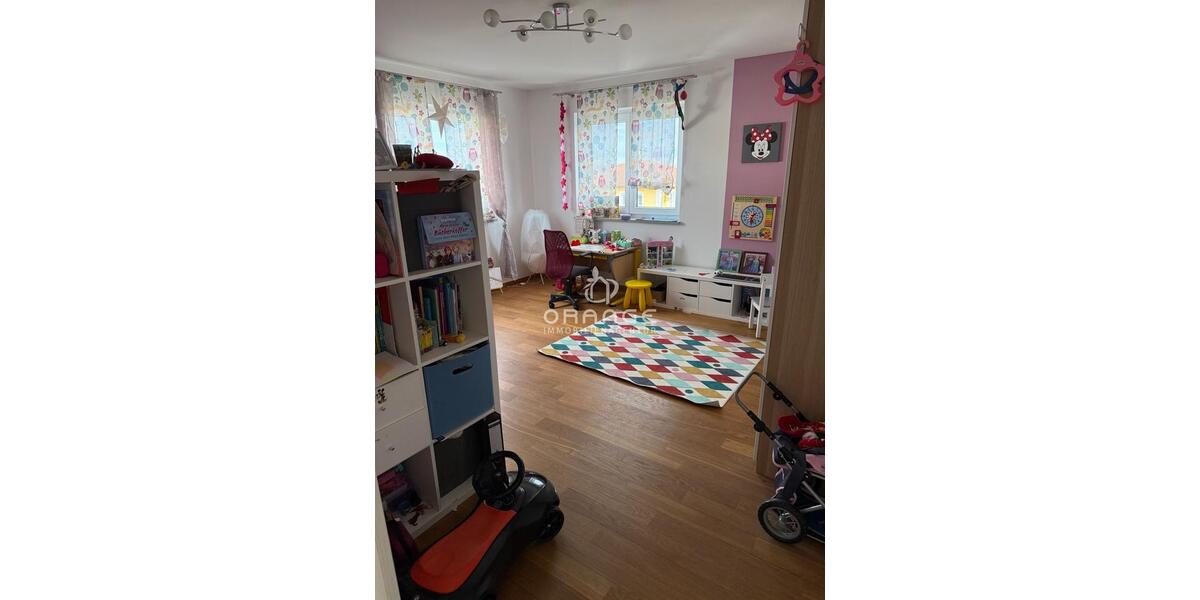 Einfamilienhaus Langquaid - 8 Zimmer, 260 m&sup2;, 1.800&euro; | Angebot:23861895