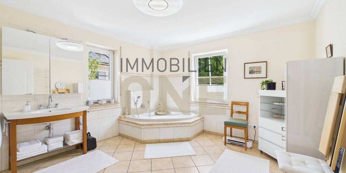 Einfamilienhaus Donaustauf - 5 Zimmer, 247 m&sup2;, 1.090.000&euro; | Angebot:26080859