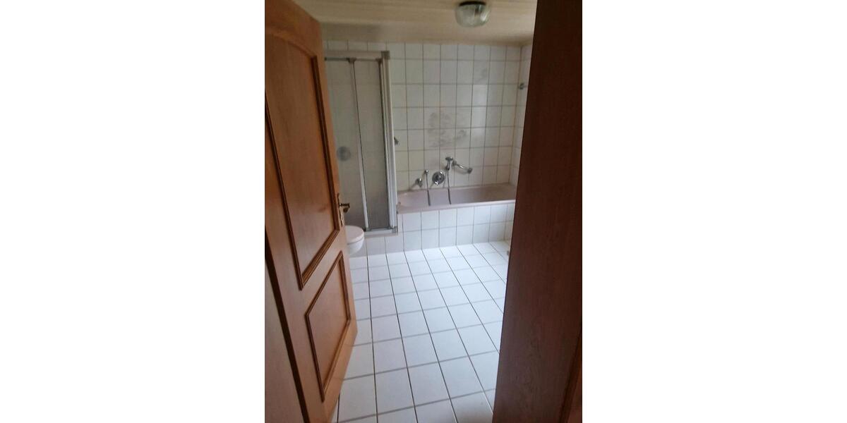 Erdgeschoßwohnung Wolfsegg - 3 Zimmer, 100 m&sup2;, 850&euro; | Angebot:26329474