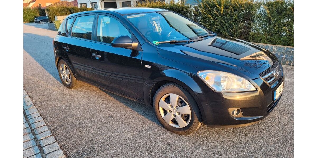 Kia ceed / Ceed 159.000 km 3.000 &euro; Alteglofsheim 93087