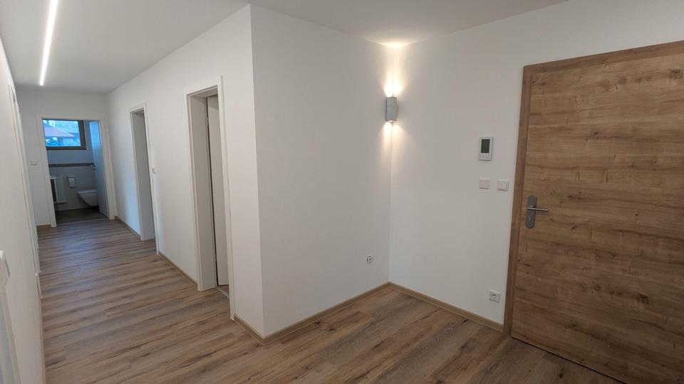 Erdgeschoßwohnung Lappersdorf - 3.5 Zimmer, 100 m&sup2;, 1.170&euro; | Angebot:27586433