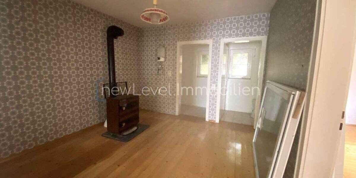 Mehrfamilienhaus, Wohnhaus Alteglofsheim - 7 Zimmer, 225 m&sup2;, 310.000&euro; | Angebot:24033627