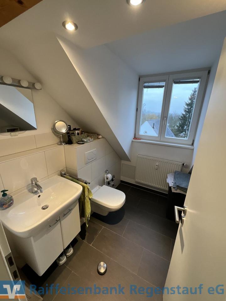 Charmante Dachgeschoßwohnung im Süden Regensburgs!
