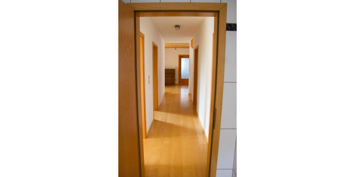 Einfamilienhaus Nittendorf Undorf - 8 Zimmer, 200 m&sup2;, 698.000&euro; | Angebot:24690123