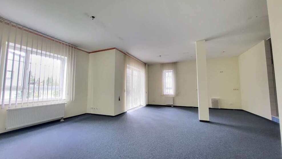 Büro in Nittenau 1.200 € 136 m²