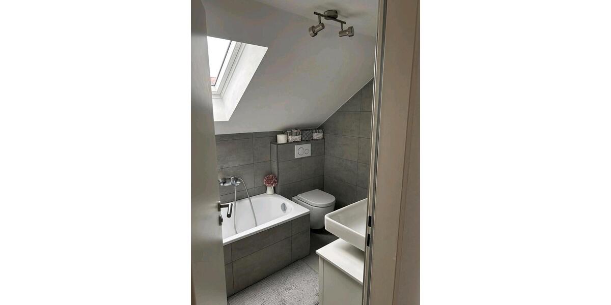 Dachgeschoßwohnung Regensburg Gallingkofen - 3 Zimmer, 45 m&sup2;, 800&euro; | Angebot:25343913