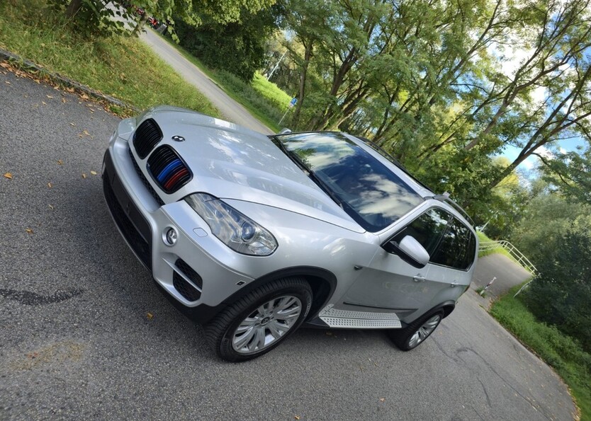 BMW X5 249.999 km 17.400 € Regensburg 93019