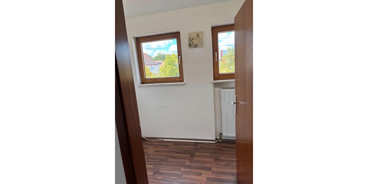 Dachgeschoßwohnung Nittendorf - 2.5 Zimmer, 50 m&sup2;, 170.000&euro; | Angebot:25980055