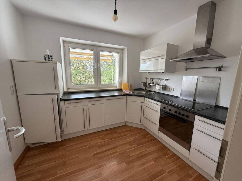 Gepflegte 2-Zimmerwohnung im Regensburger Westen mit Loggia und Garage