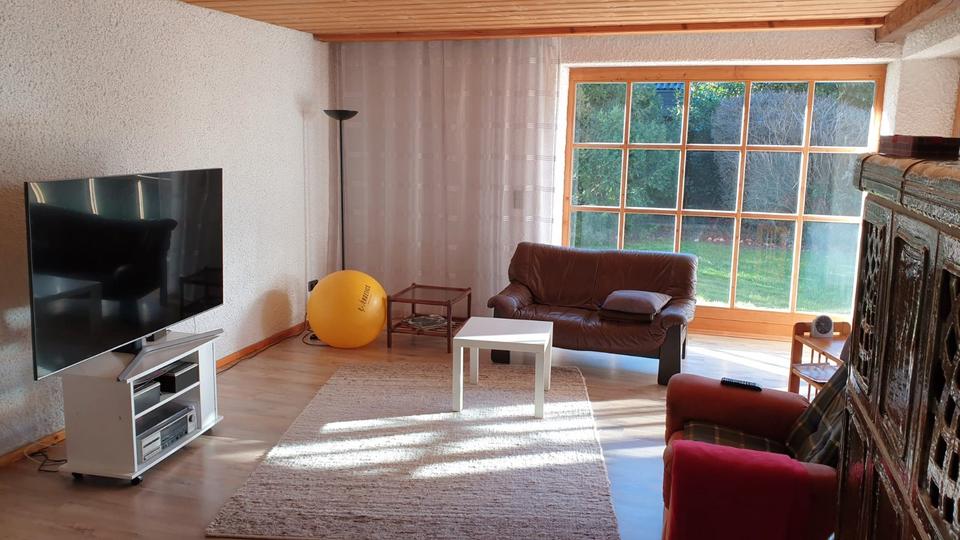 Erdgeschoßwohnung Neutraubling - 3 Zimmer, 125 m&sup2;, 1.200&euro; | Angebot:27605126