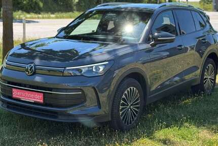 VW Tiguan 26.555 km 41.950 € Regensburg 93055