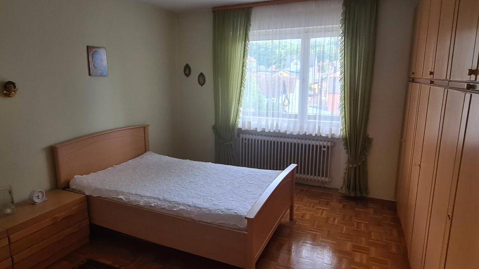 Einfamilienhaus Burglengenfeld - 8 Zimmer, 244 m&sup2;, 450.000&euro; | Angebot:26421540
