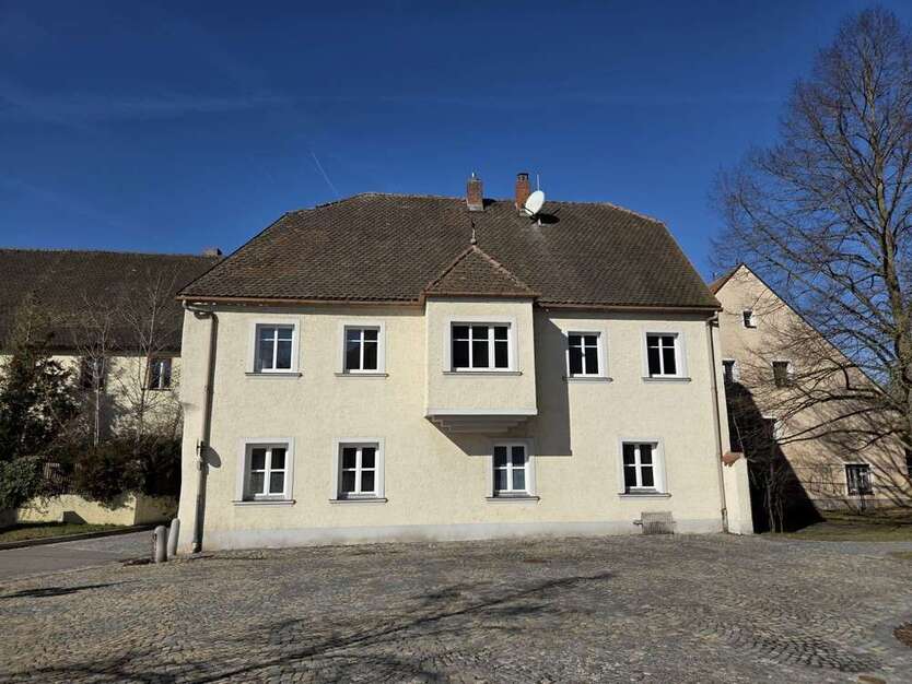 Haus zum Kaufen in Nittenau 149.000 € 167.52 m²