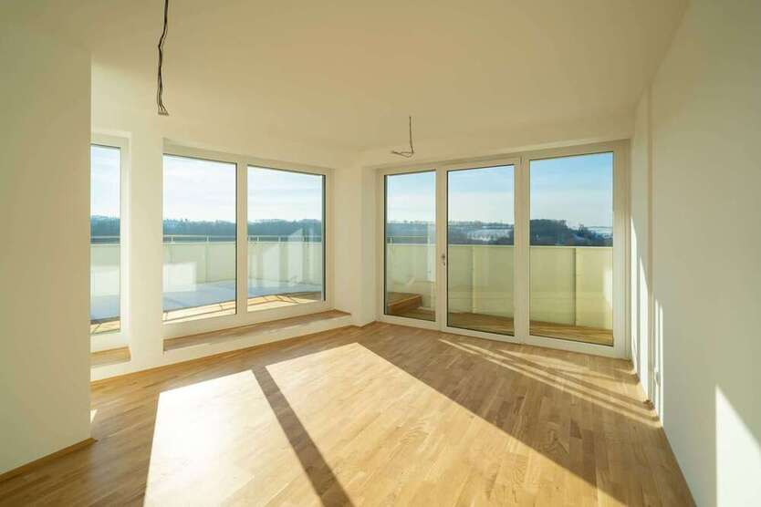 Wohnung zum Mieten in Regensburg 1.550,46 € 95.86 m²