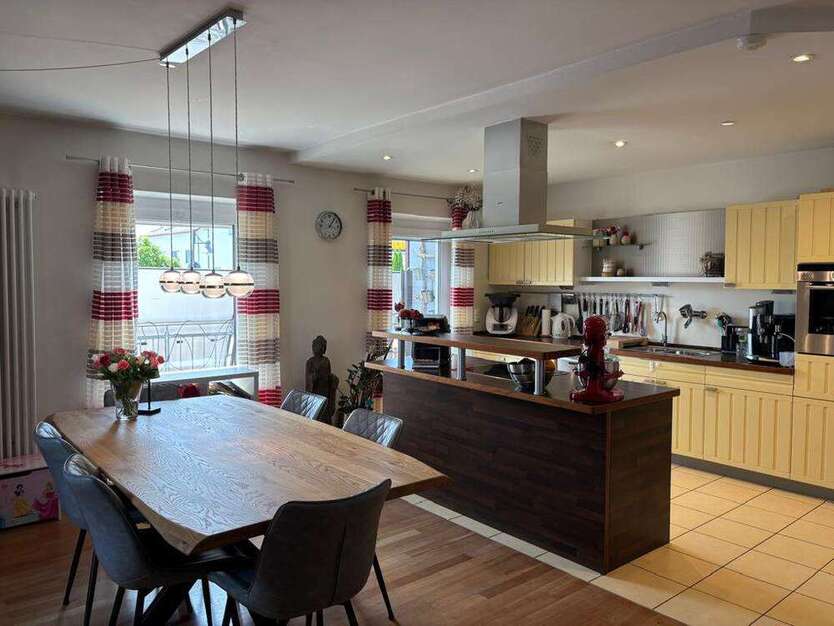 Haus zum Kaufen in Burglengenfeld 597.000 € 205.7 m²