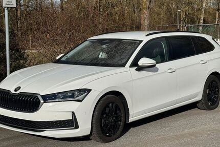 Skoda Superb 19.800 km 32.949 &euro; Regensburg 93051