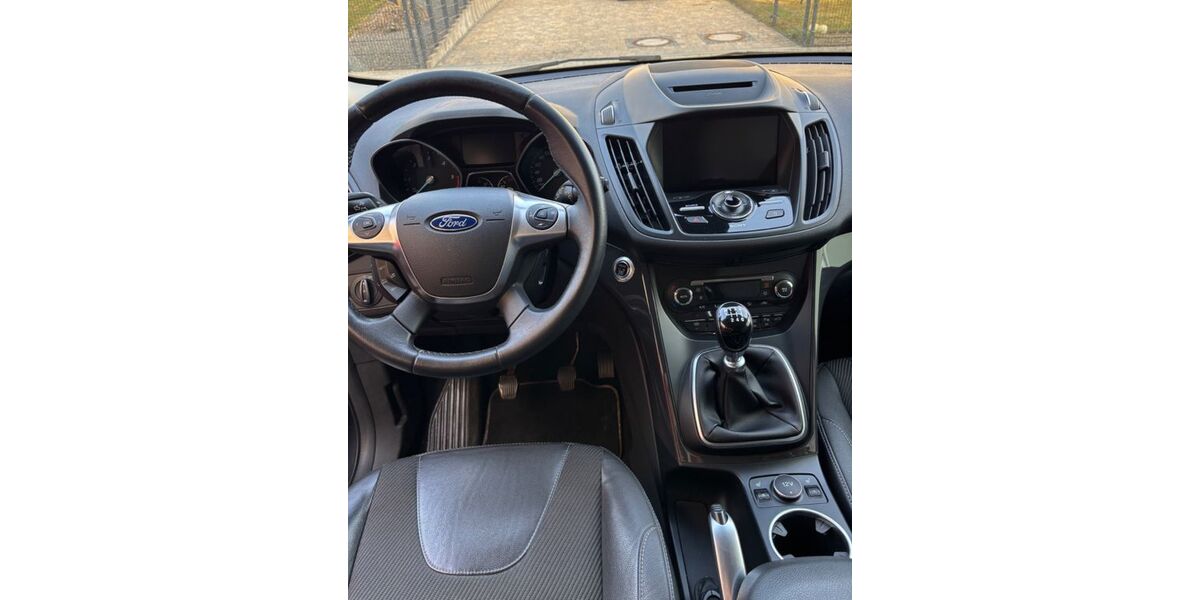 Ford Kuga 156.500 km 10.990 &euro; Maxhütte-Haidhof 93142