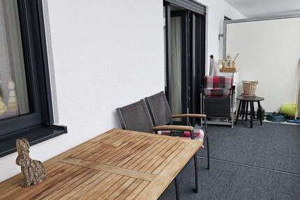 Traumhafte 3 Zi. Wohnung mit großer Dachterrasse incl. EBK - zu vermieten 3 zimmer